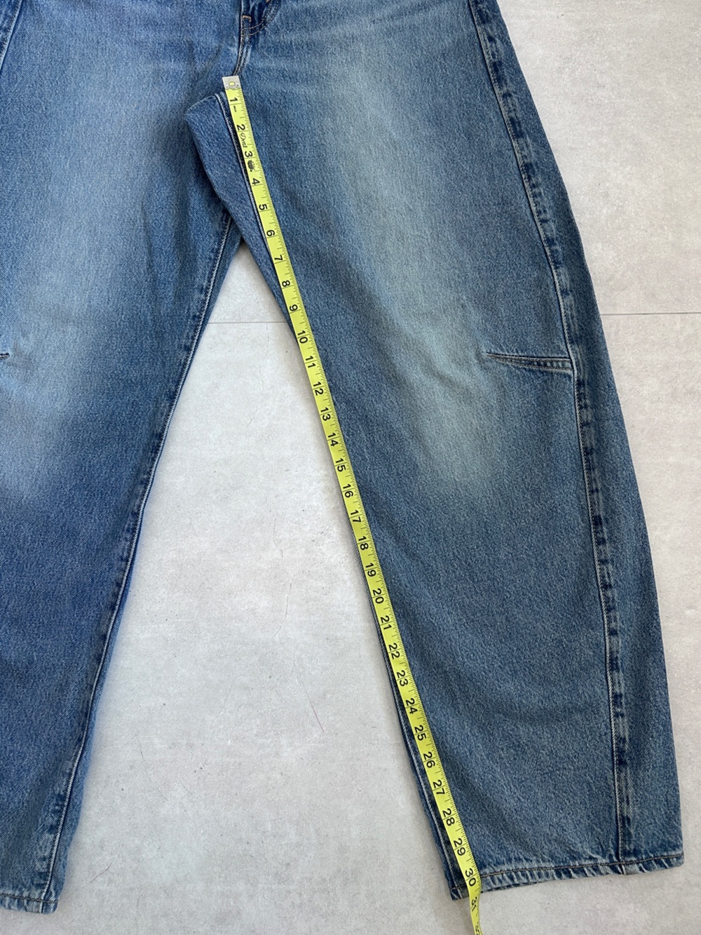 NWT Levi’s Cinch Barrel Leg Jeans Size 27 High Rise, 100% Cotton - Picture 14 of 15